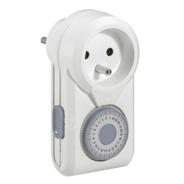 Programmateur ménager journalier avec fiche 2P+T et socle 2P+T 16A legrand