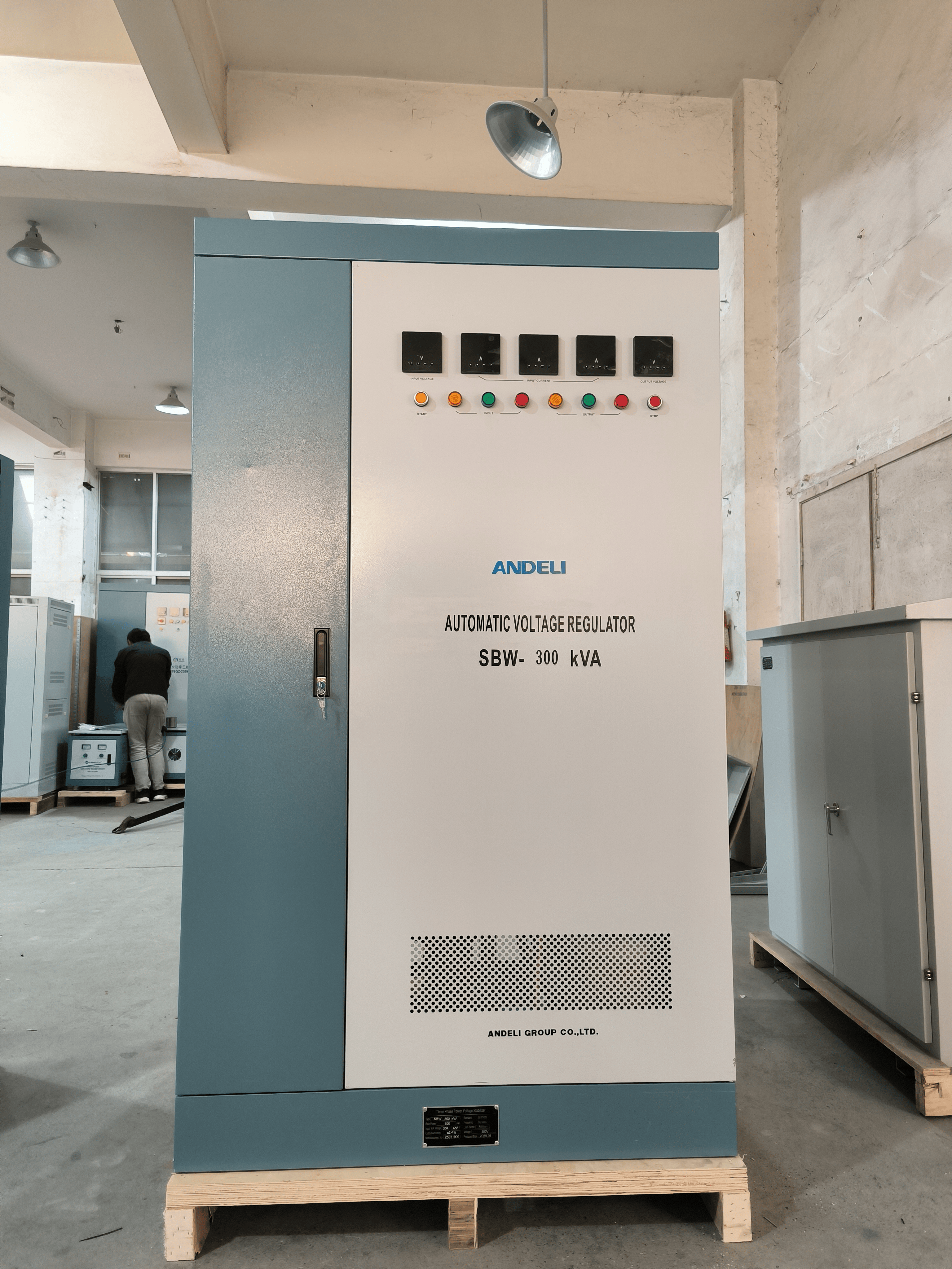 Stabilisateur de tension 300kva triphasé Andeli
