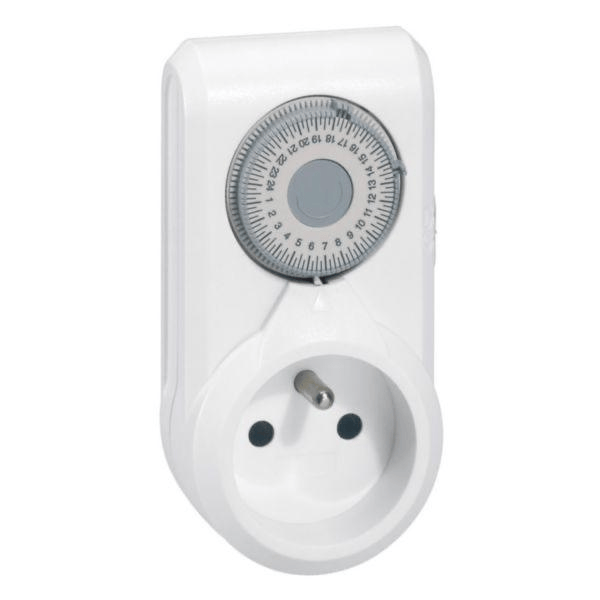 Programmateur ménager journalier avec fiche 2P+T et socle 2P+T 16A legrand
